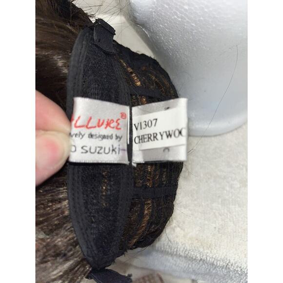 ARIA Wig by TRESSALLURE, Cherry wood Oil Basic Cool Comfort Cap Chic & Sassy 15 - Picture 4 of 16